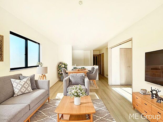 対面キッチン&リビングイン階段を採用した家族の絆深まるLDK ※家具はCGです