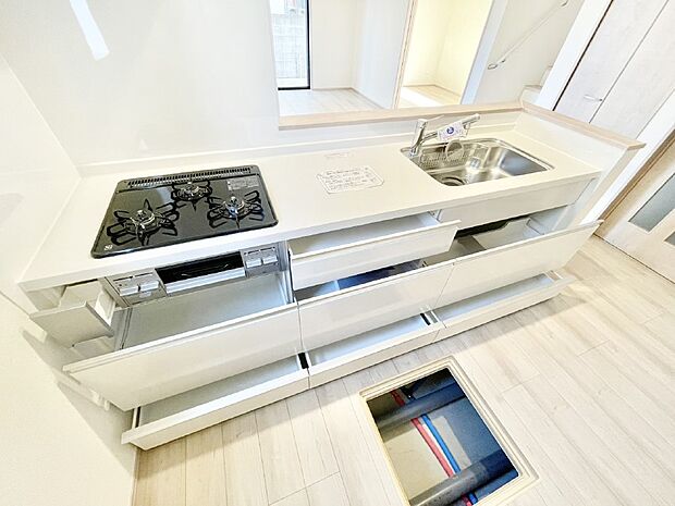 使いやすさを優先したスライド式収納タイプ!