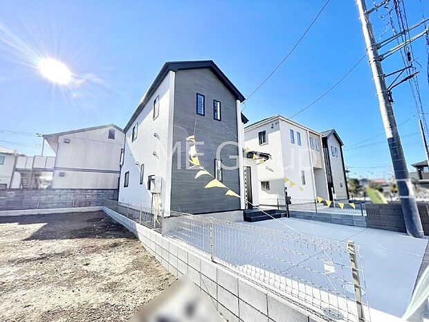 たっぷりの陽光と開放感に包まれる明るい住まい