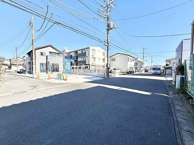前面道路はきちんと整備されています