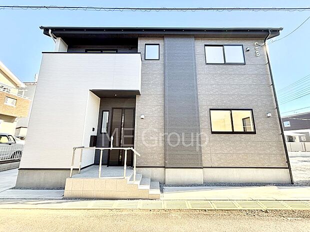 溢れる陽光でご家族の笑顔も輝く