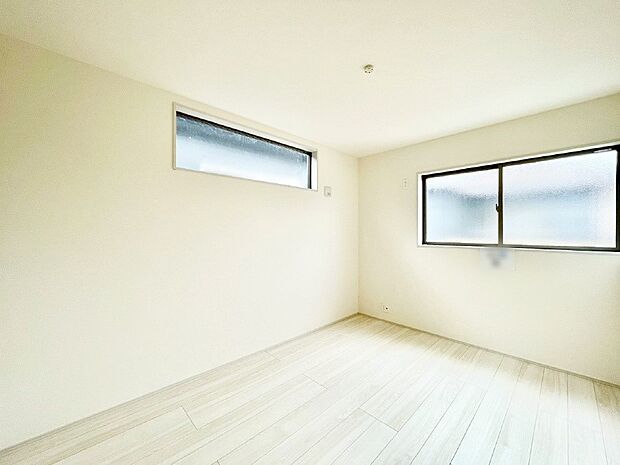 2面採光なので、明るく風通しも良く心地良い生活が送れます。