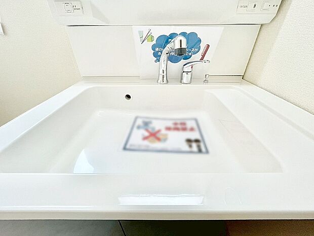ハンドシャワー付き!使いやすい洗面台。