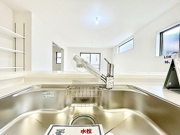 浄水器一体型のキッチンで洗い物用・料理用と切り替え簡単!