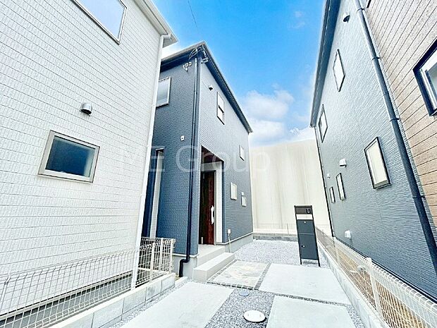 洗練された外観、上質な住空間が広がる室内は永く安心して過ごせる住居です。