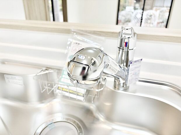 いつでも清潔なおいしいお水を。一つの水栓で水道水と浄水を使い分け。