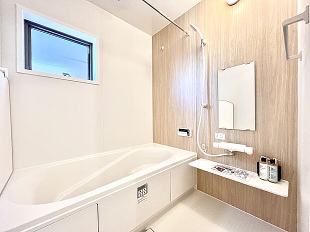 落ち着いた雰囲気でゆっくりお寛ぎいただけるバスルーム