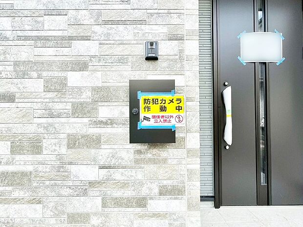 シンプルデザインのポスト。