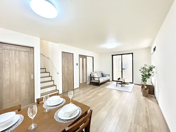 リビング階段が家族の笑顔と会話をつないでくれます  