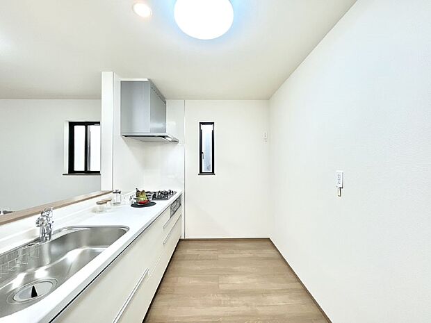 ゆとりあるキッチンではご家族と楽しくお料理ができます。