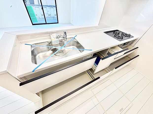 使いやすさを優先したスライド式収納タイプ！