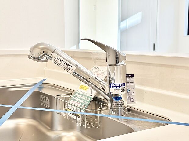 いつでも清潔なおいしいお水を。一つの水栓で水道水と浄水を使い分け。