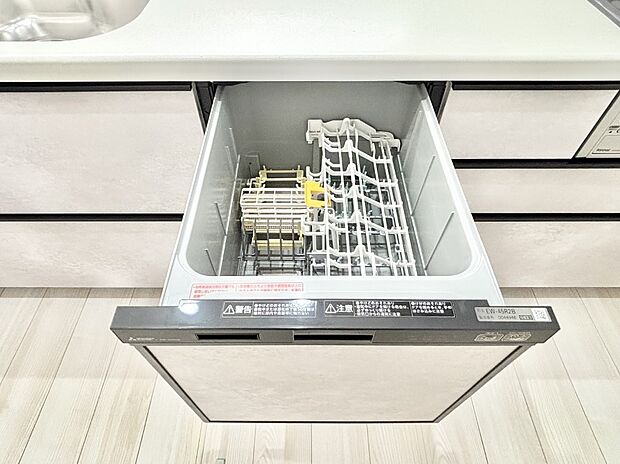 面倒なお片づけは食洗機にお任せ！家事の負担が減って、時間にも気持ちにもゆとりができます。