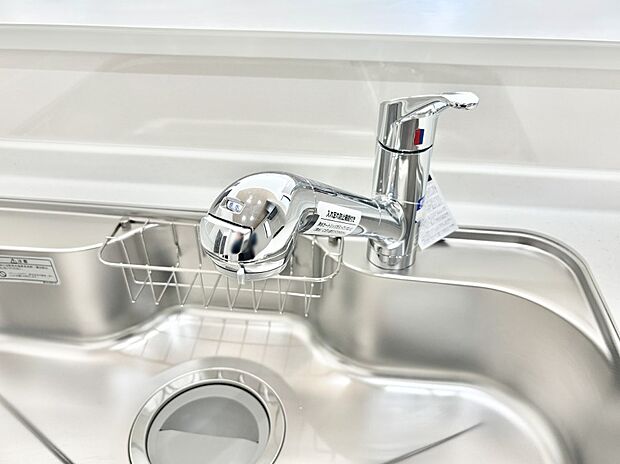 いつでも清潔なおいしいお水を。一つの水栓で水道水と浄水を使い分け。