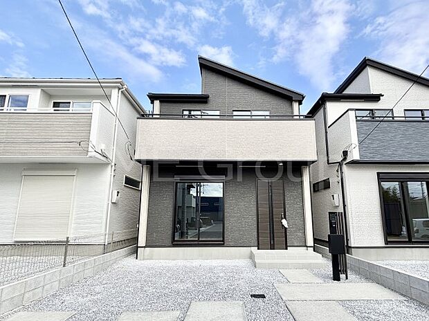 たっぷりの陽光と開放感に包まれる明るい住まい