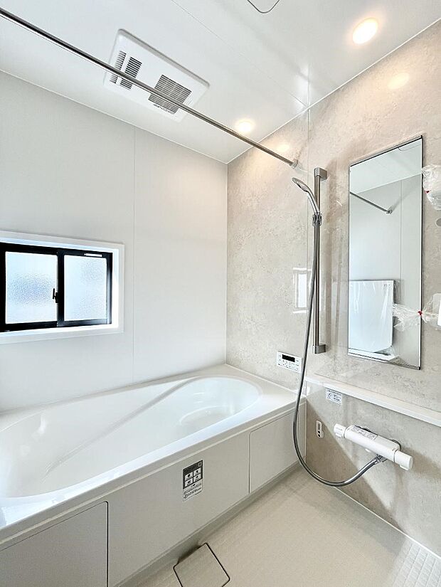 落ち着いた雰囲気でゆっくりお寛ぎいただけるバスルーム