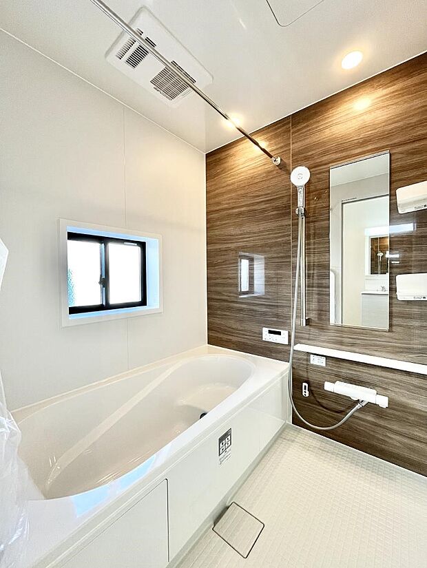 落ち着いた雰囲気でゆっくりお寛ぎいただけるバスルーム