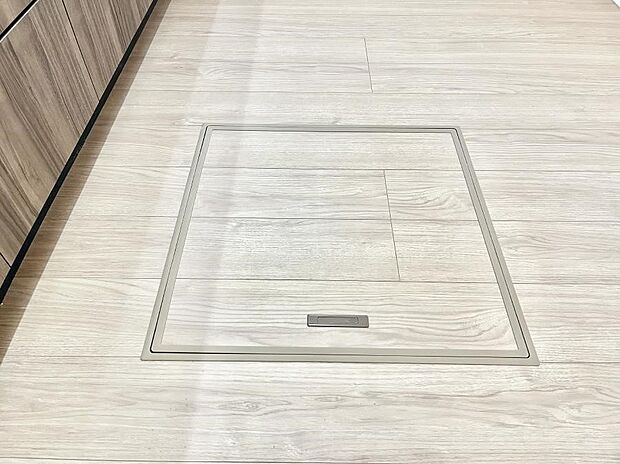 床下収納付き！日用品・非常用品の収納にも大活躍。