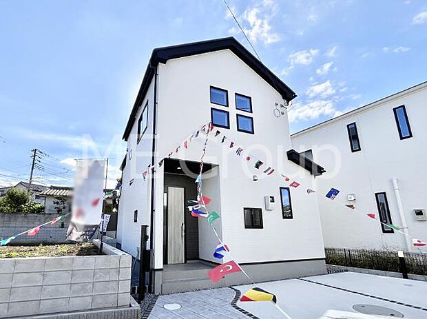 たっぷりの陽光と開放感に包まれる明るい住まい  