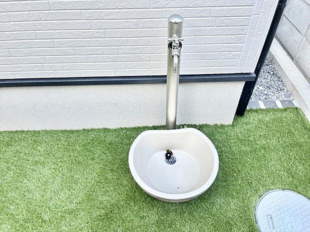 ガーデニングやお掃除に便利な外水栓  