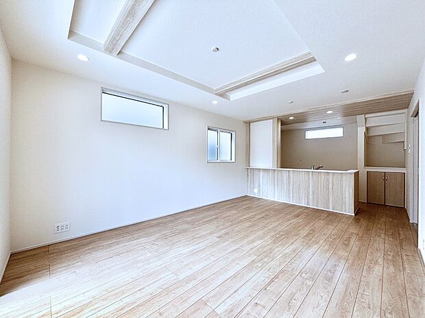 家族団らんの時間も増えそうなくつろぎのリビングダイニング。