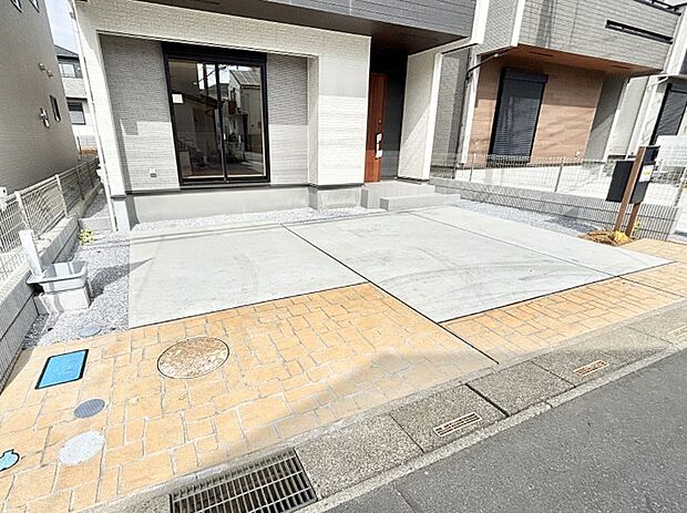 駐車2台可能!急なお客様の駐車に。また、ご家族の自転車スペースとしても大活躍。