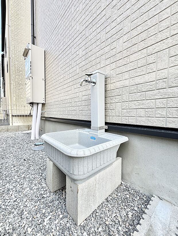 外水栓があると、庭のお手入れやちょっとした手洗い・洗車に便利です!