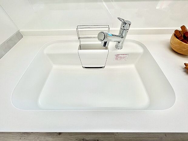 広々としたシンクでお料理やお皿洗いもラクラク快適に！