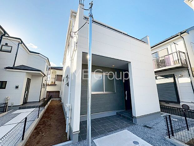 溢れる陽光でご家族の笑顔も輝く