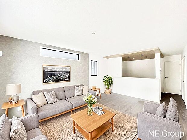 落ち着いた雰囲気のLDKは家族みんなの快適空間※家具はCGです