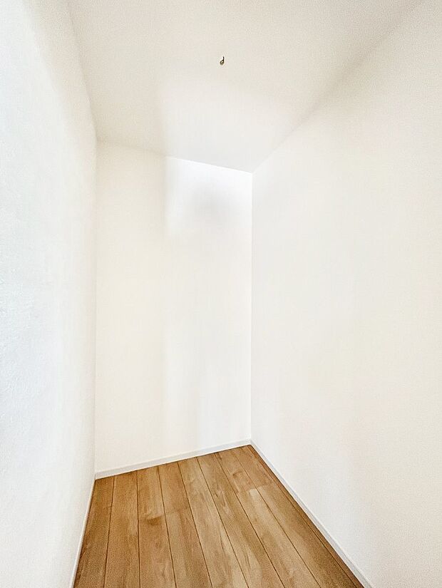 1階のウォークインクローゼットはファミリークローゼットとしても利用できます