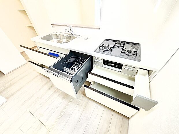 使いやすさを優先したスライド式収納タイプ!