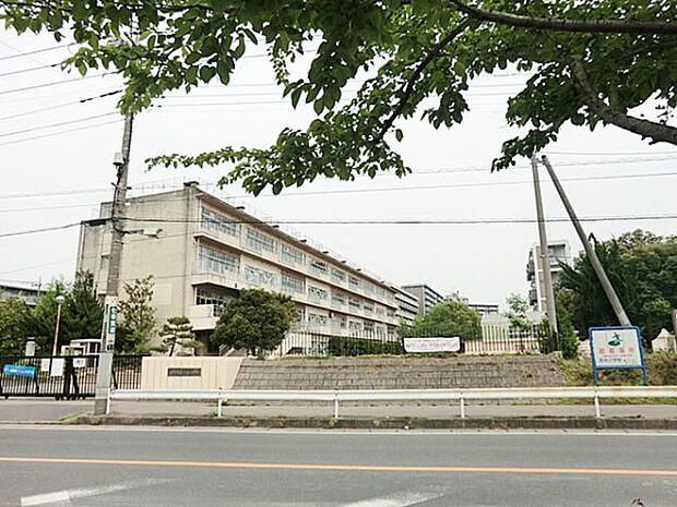 小学校 1200m 三郷市立彦糸小学校