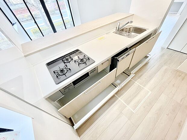 使いやすさを優先したスライド式収納タイプ！