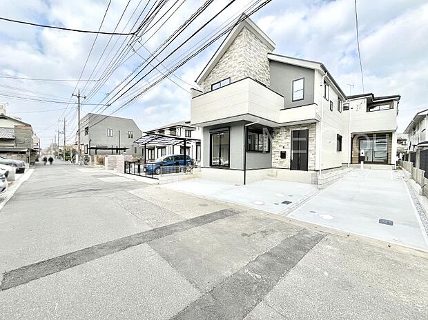 前面道路はきちんと整備されています