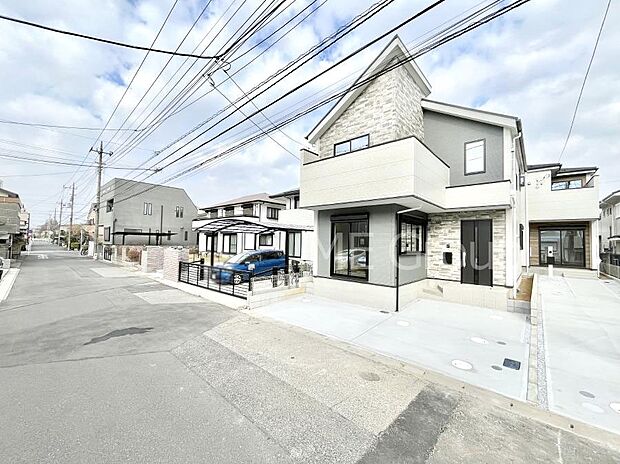 前面道路はきちんと整備されています  