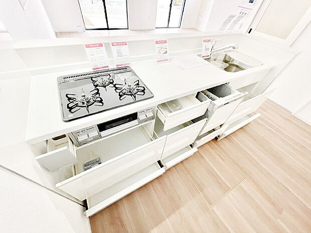 使いやすさを優先したスライド式収納タイプ！