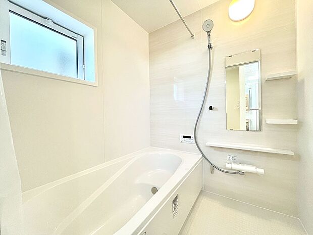 落ち着いた雰囲気でゆっくりお寛ぎいただけるバスルーム