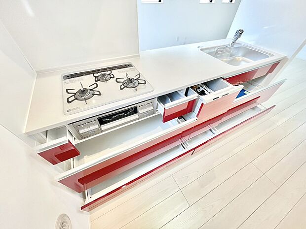 使いやすさを優先したスライド式収納タイプ！