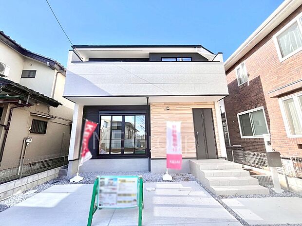 洗練された外観、上質な住空間が広がる室内は永く安心して過ごせる住居です。