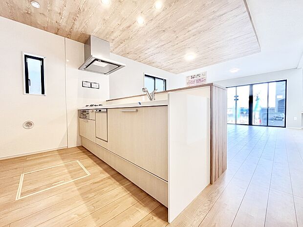 料理をしながらご家族との会話を楽しめる対面カウンターキッチン