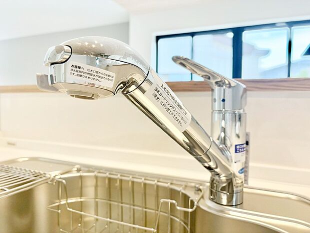 いつでも清潔なおいしいお水を。一つの水栓で水道水と浄水を使い分け。