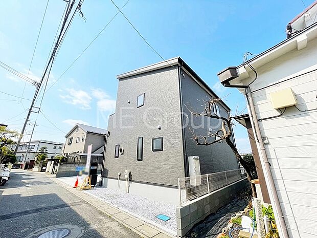 溢れる陽光でご家族の笑顔も輝く