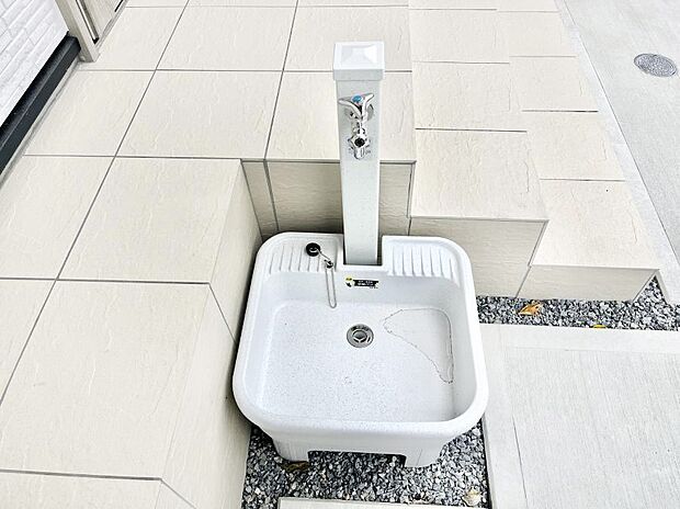 外水栓があると、庭のお手入れやちょっとした手洗い・洗車に便利です!