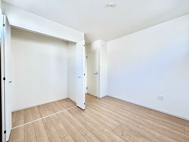 子供部屋にもおすすめな収納スペースたっぷりの居室