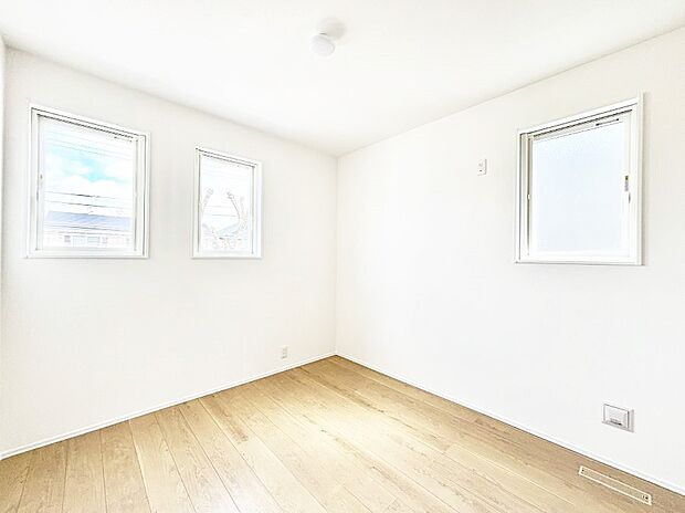 使いやすい形でベットや家具の置き方にも困ることもありません。