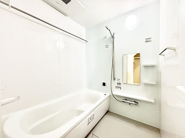 落ち着いた雰囲気でゆっくりお寛ぎいただけるバスルーム