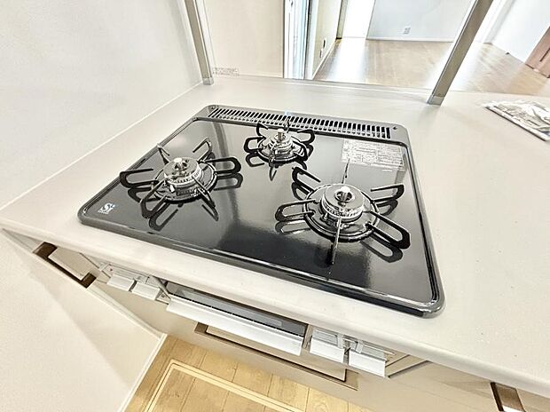 三口ガスコンロでお料理が一気にはかどりそう。