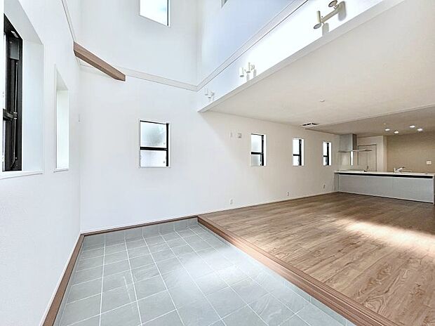 明るく開放感のある土間