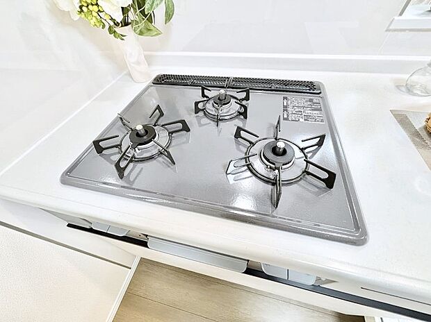 ゴミやカビ、虫を防ぎ、住宅を健康に！ダクトレスのブースター循環ファン